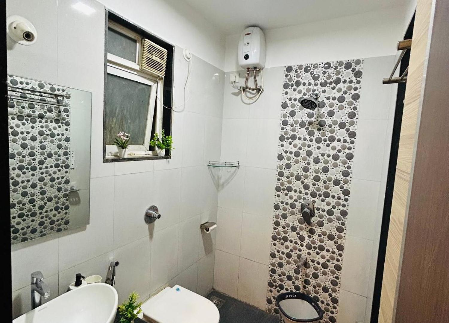 2bhk Near Powai Hiranandini-star Homes Mumbai