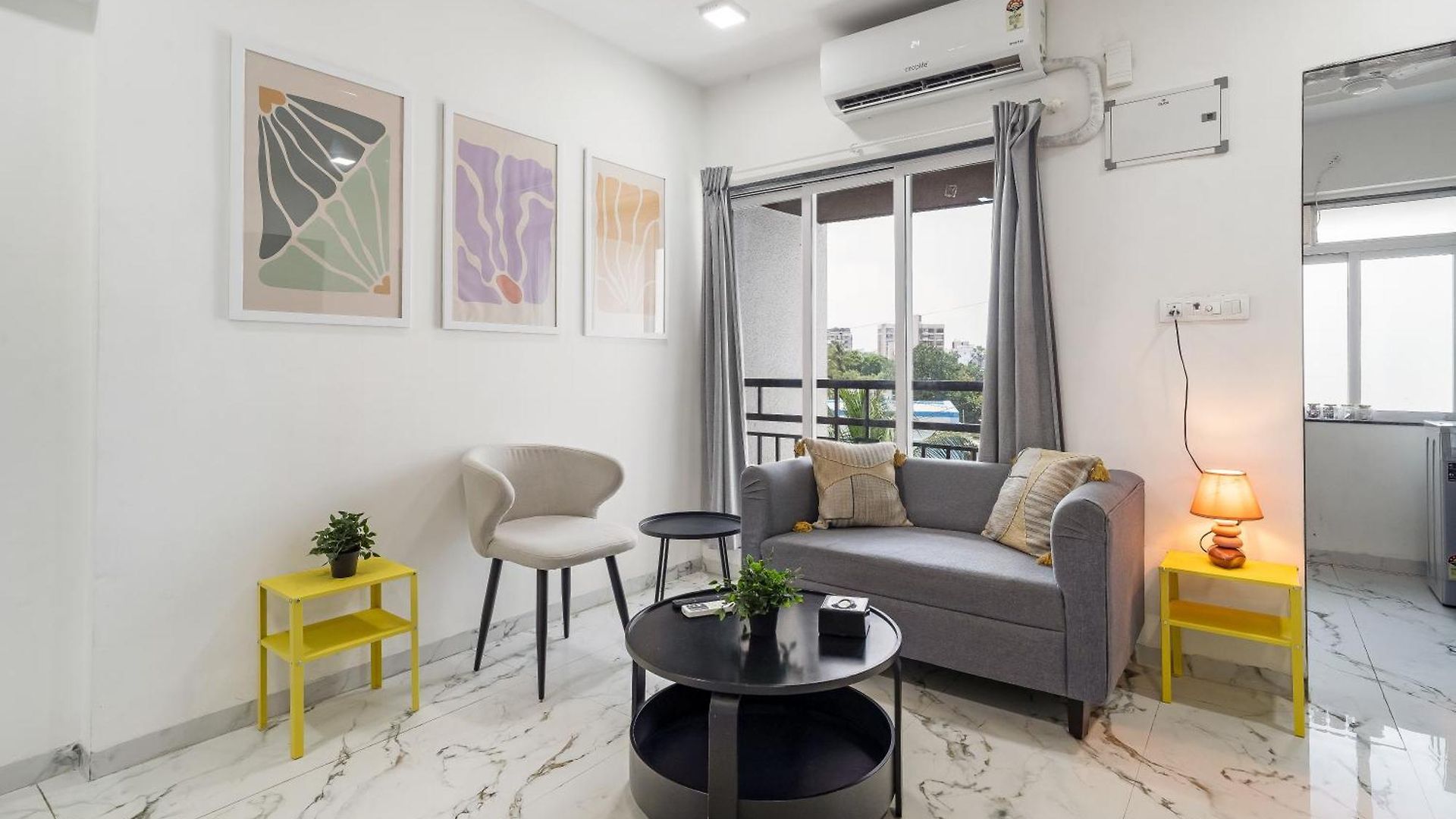 Zara Chic 1 Bhk Bandra W Gated 247 Security Apartment
