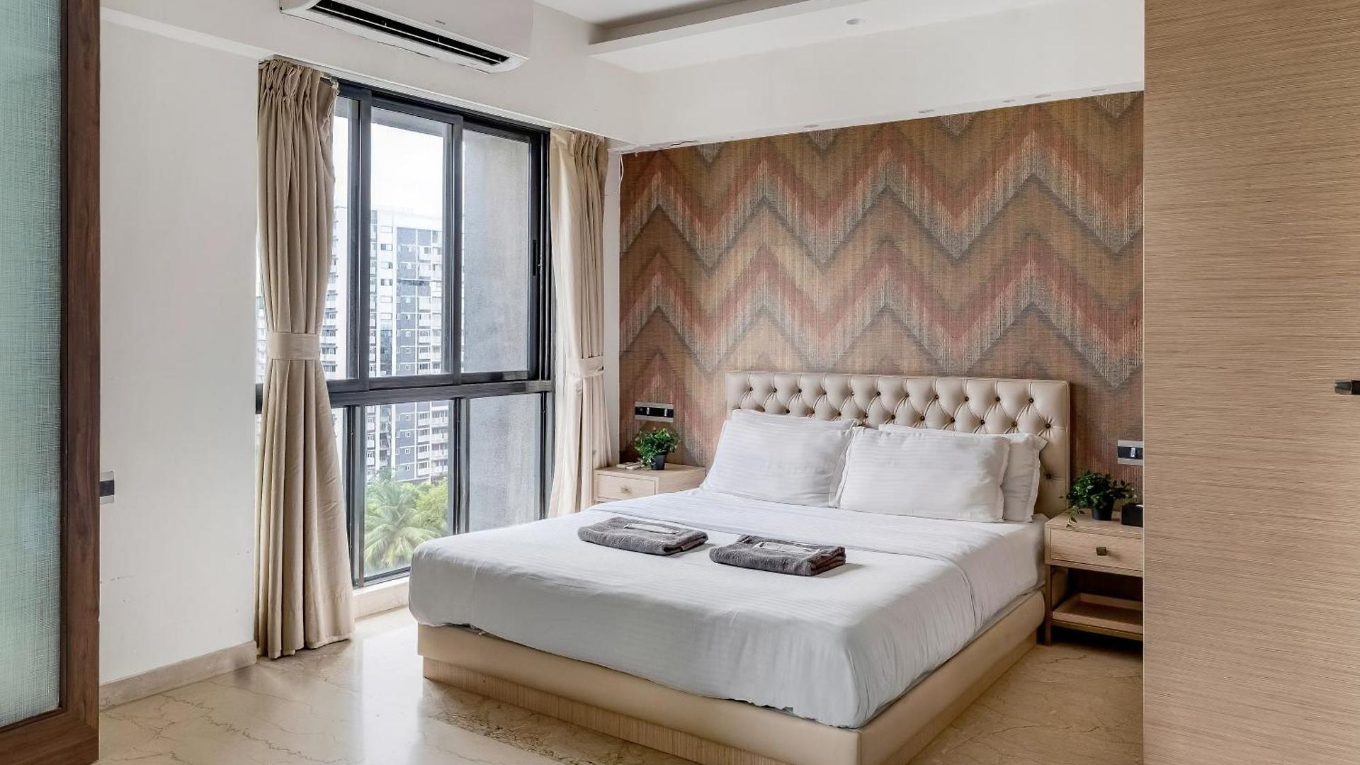 Apartment Amalfi 1 Bhk In Bkc - Stylish Secure Living *