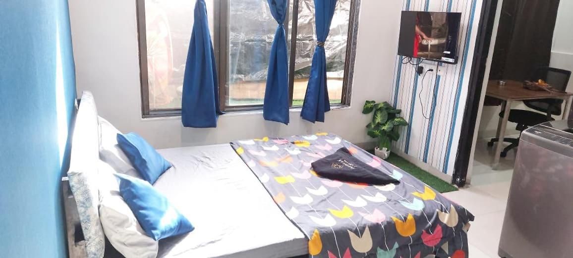 Apartment Iss 506 Private With Balcony Andheri West *