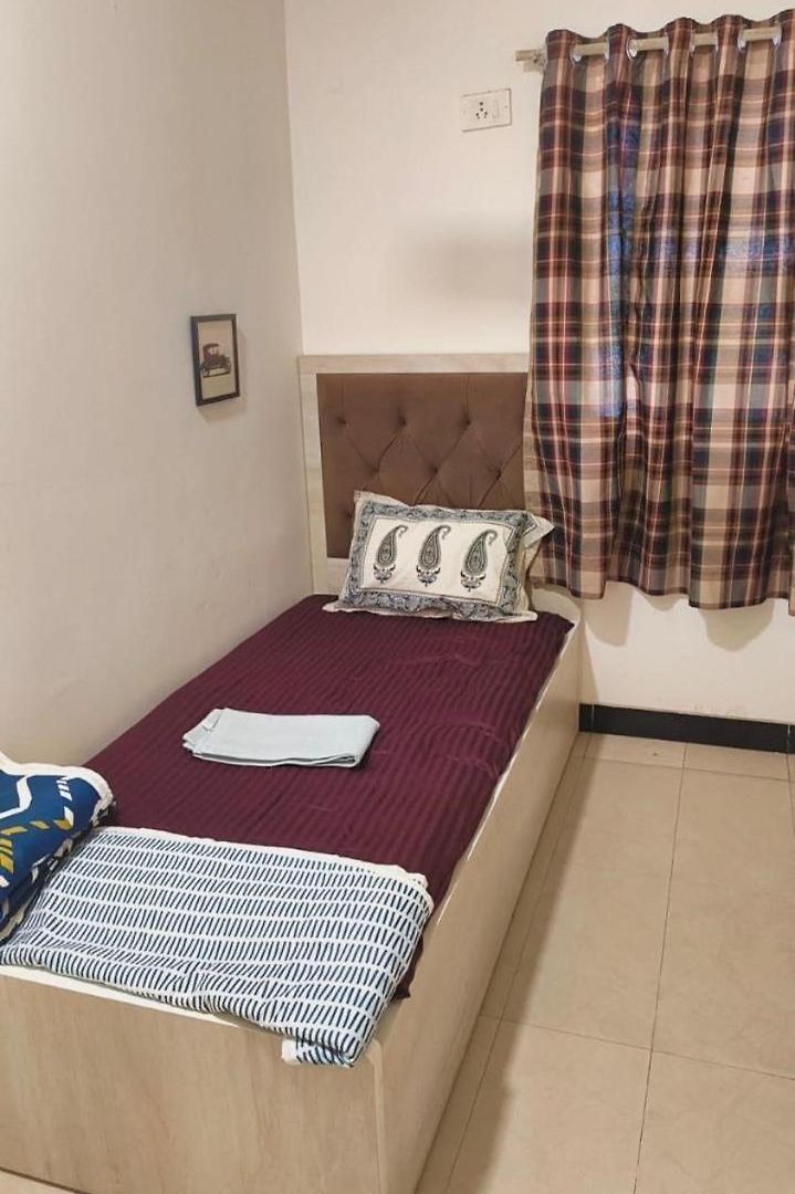Serviced Near Nesco Bec Goregaon