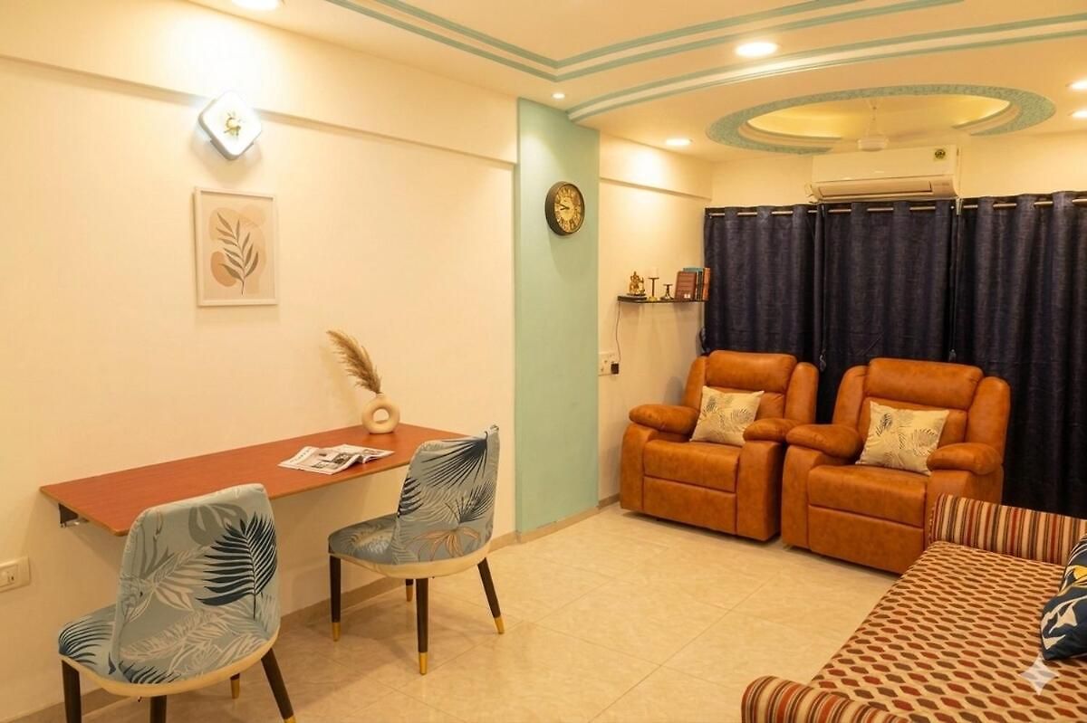 1bhk Recliners 55 Inchs Led Netflix Near Juhu Airport Nanavati Parle Apartment