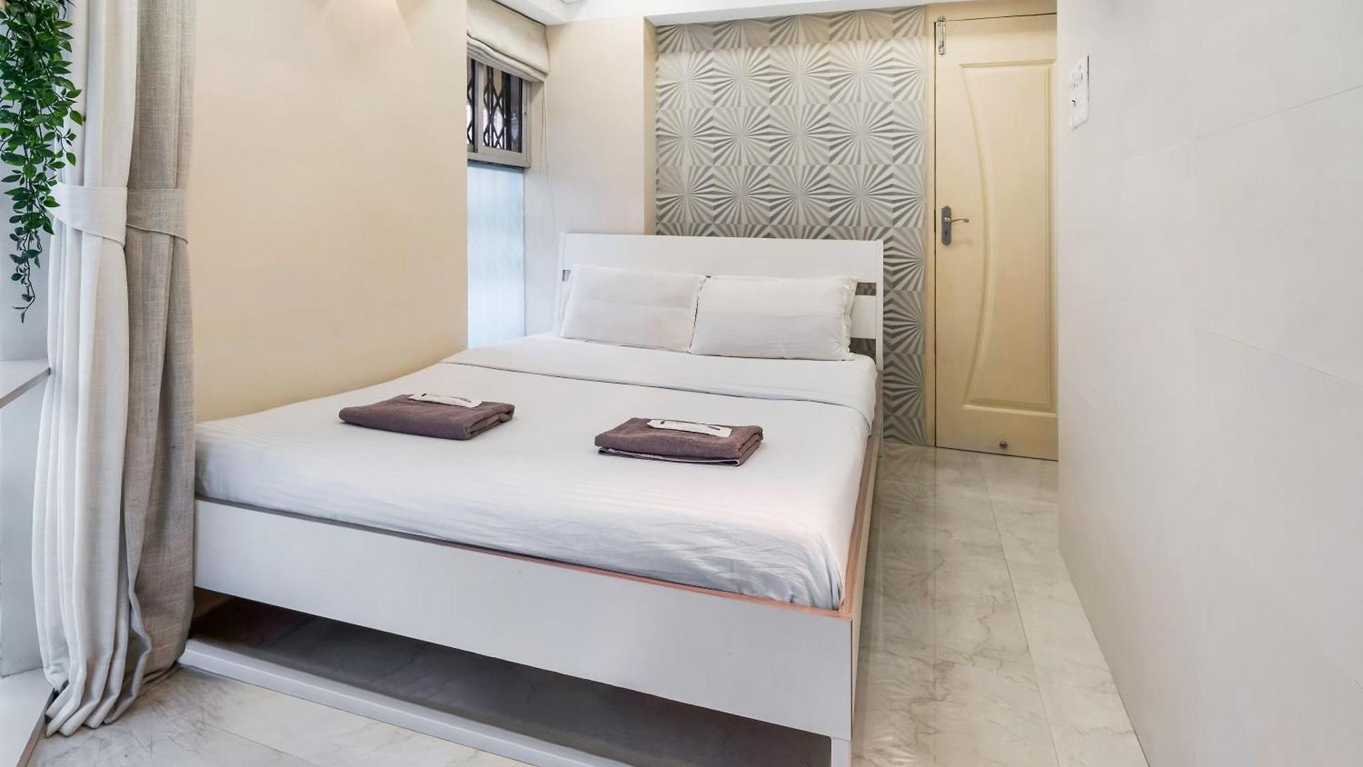 Dido 1bhk In Bandra W By Square One Apartment *