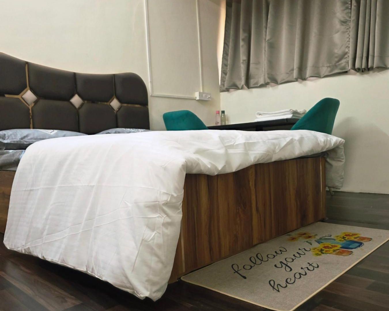 Apartment Furnished Bedroom In Andheri East, Peaceful *