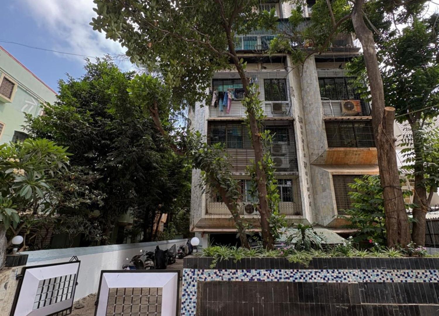 Still Space Serene Cozy Nest In Pali Hill Bandra
