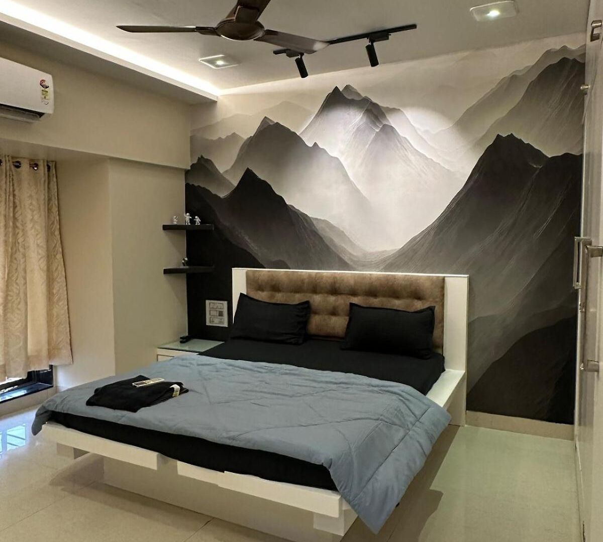 The Royal Abode *