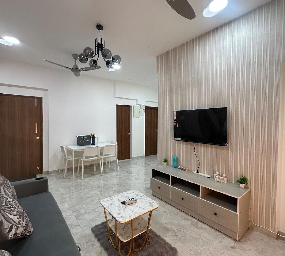 Rahuls Oasis Apartment *