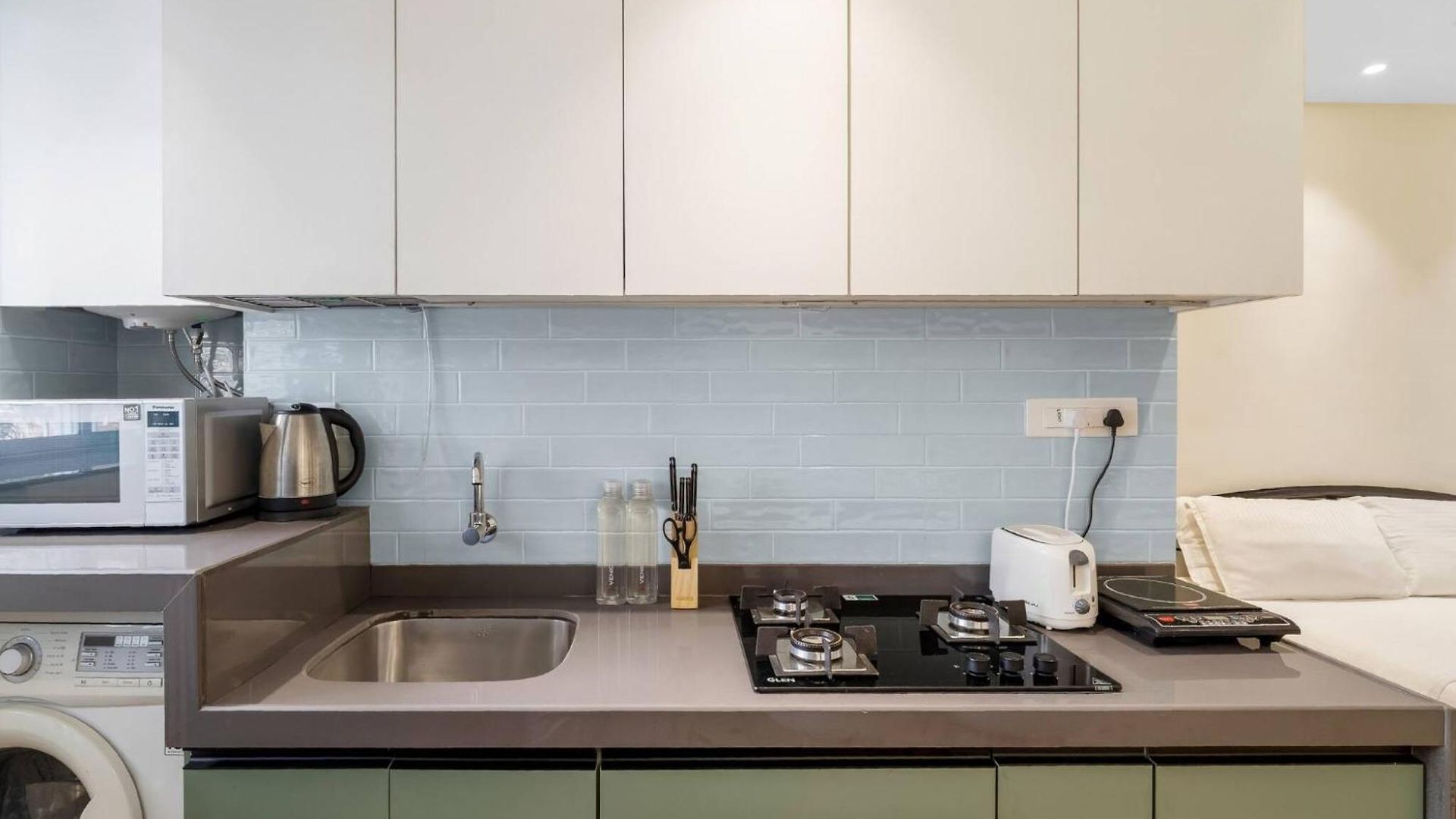 Apartment Sage - Cozy Chic Well-equipped In Bandra Mumbai