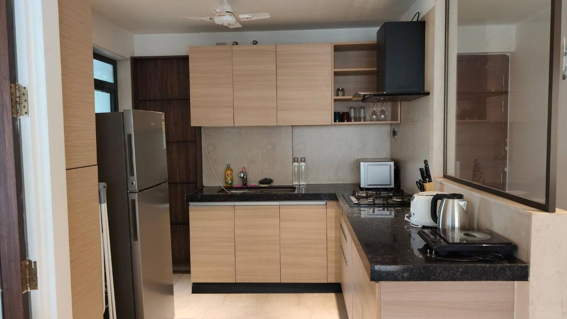 Stylish W Wi-fi Kitchen Parking *