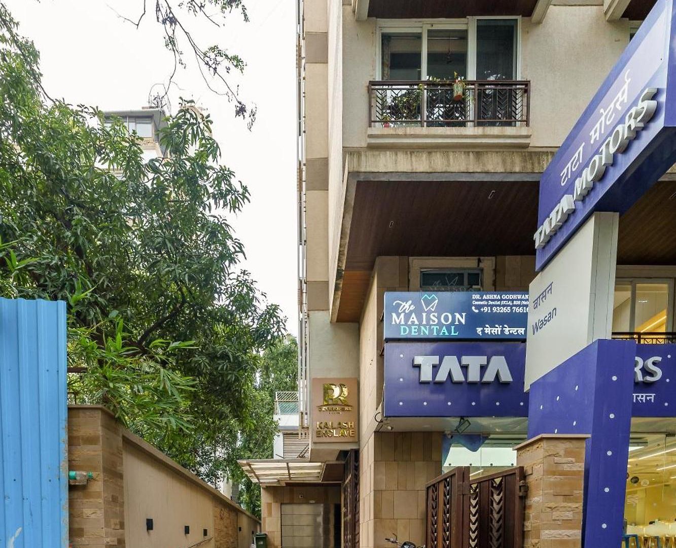 Zen Private 3Bhk In Bandra Apartment *