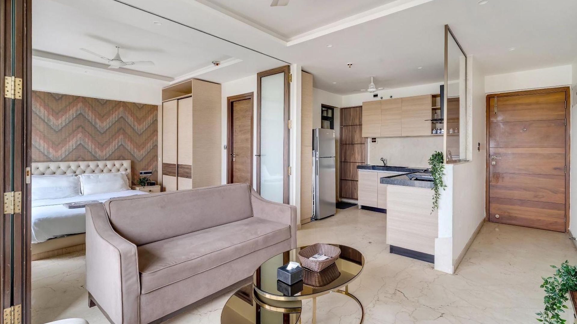 Amalfi 1 Bhk In Bkc - Stylish Secure Living Apartment