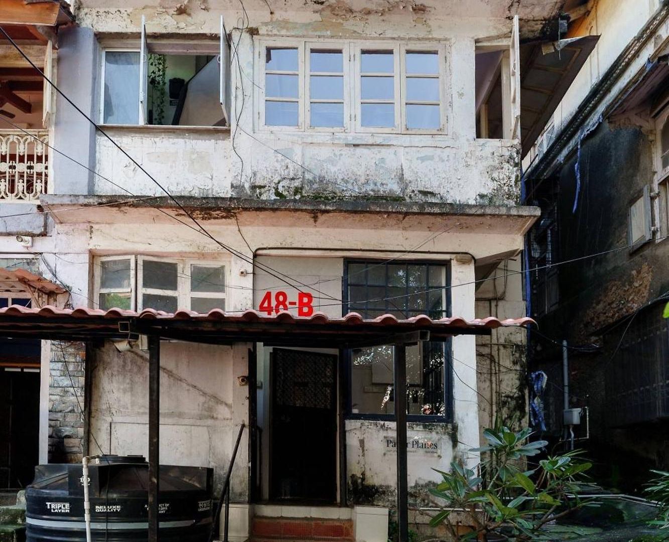 48b Stylish 1bhk Khar With Swing *