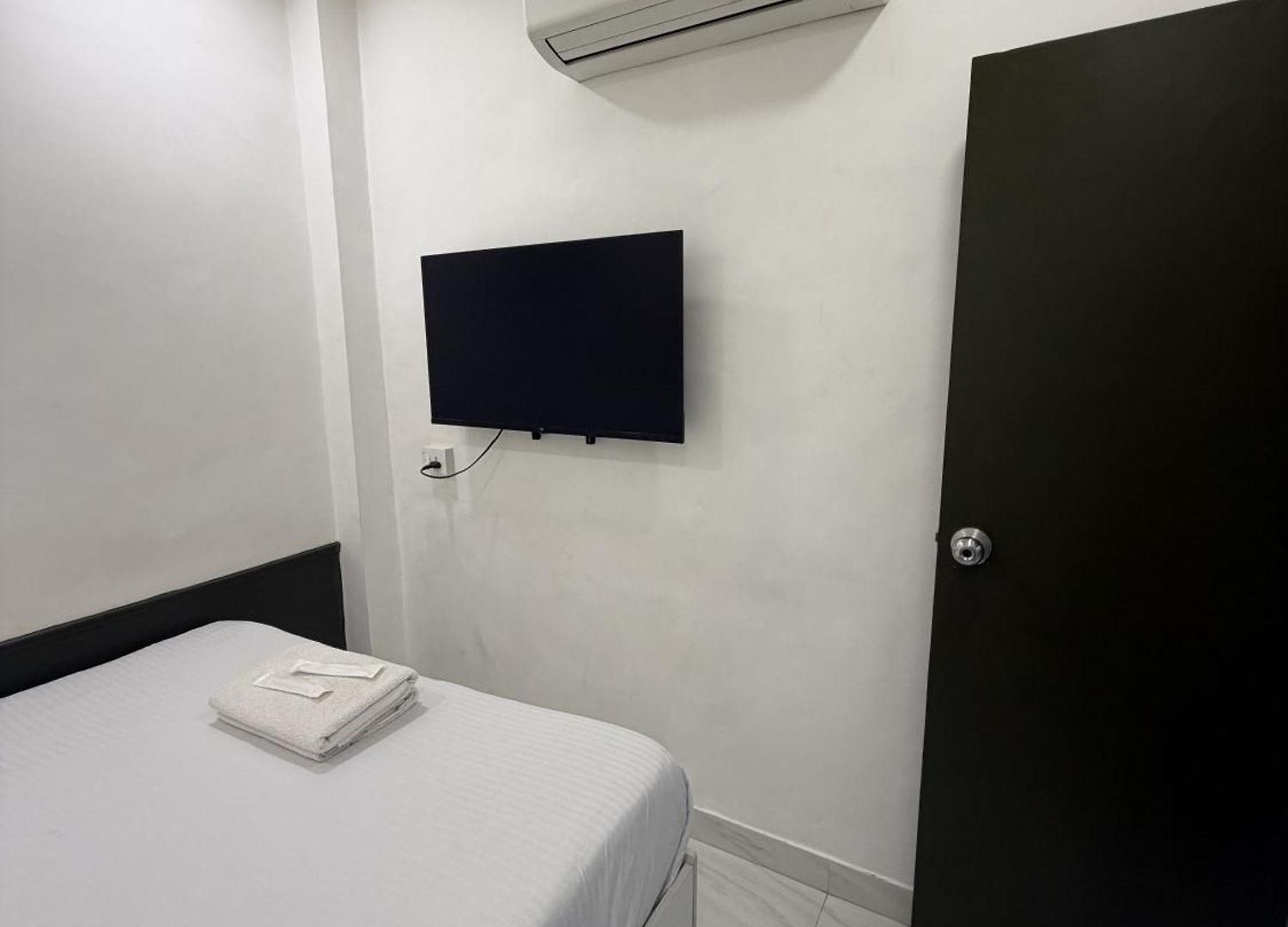 Calisto 2bhk Khar W *
