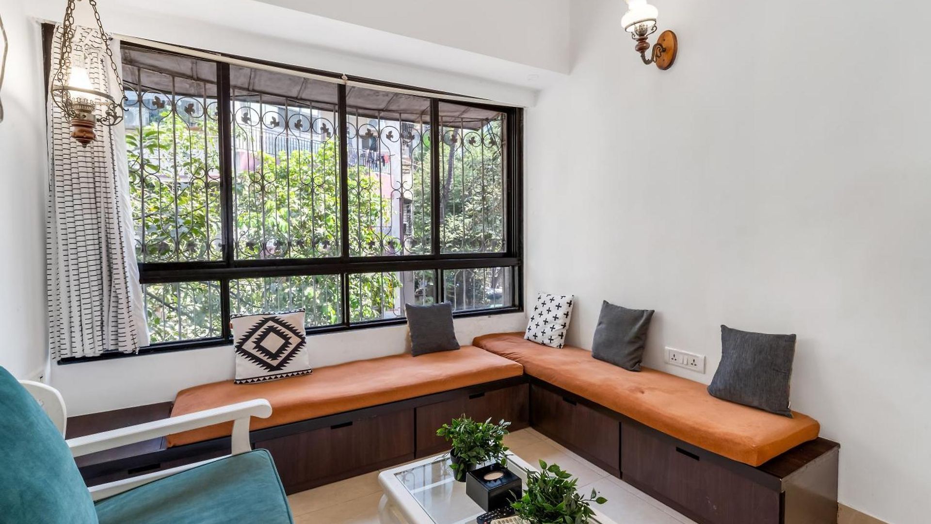Bohemian 1bhk In Bandra W By Square One Apartment