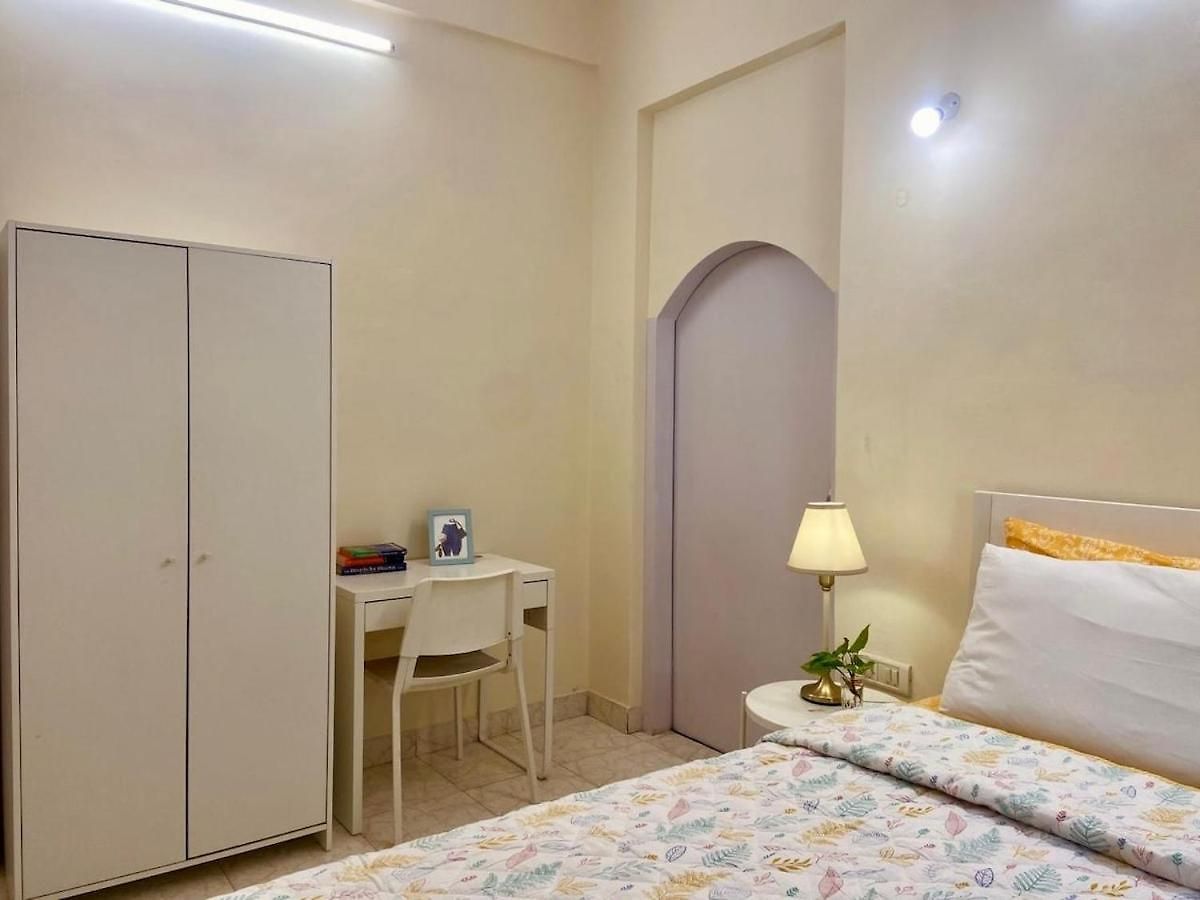 Spacious 1 Bed 2 Bath Bandra Balcony Wifi *