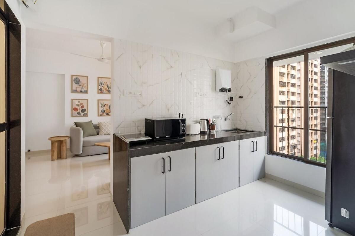 Evara 1bhk In Khar W By Square One