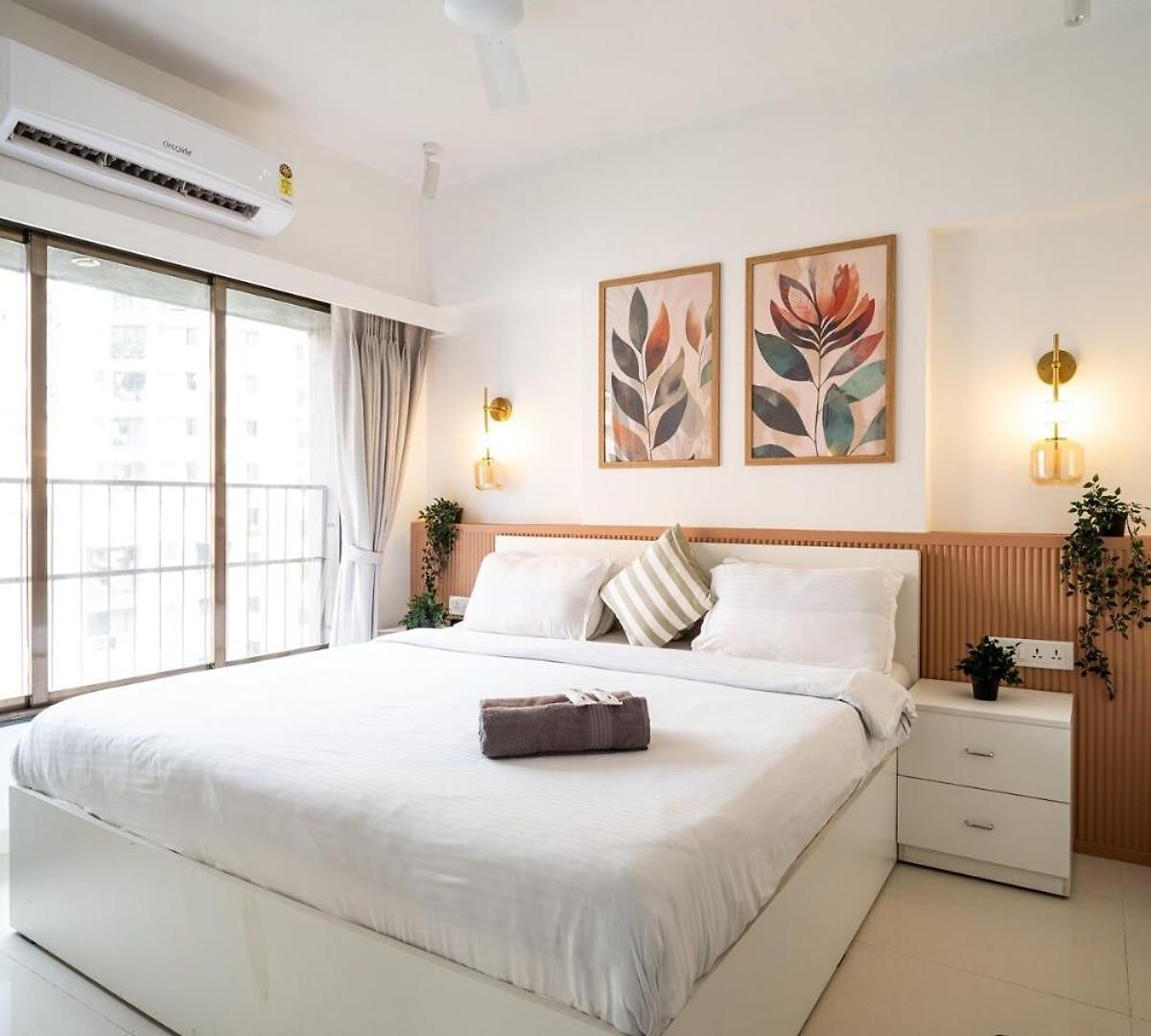 Apartment Evara 1bhk In Khar W By Square One *