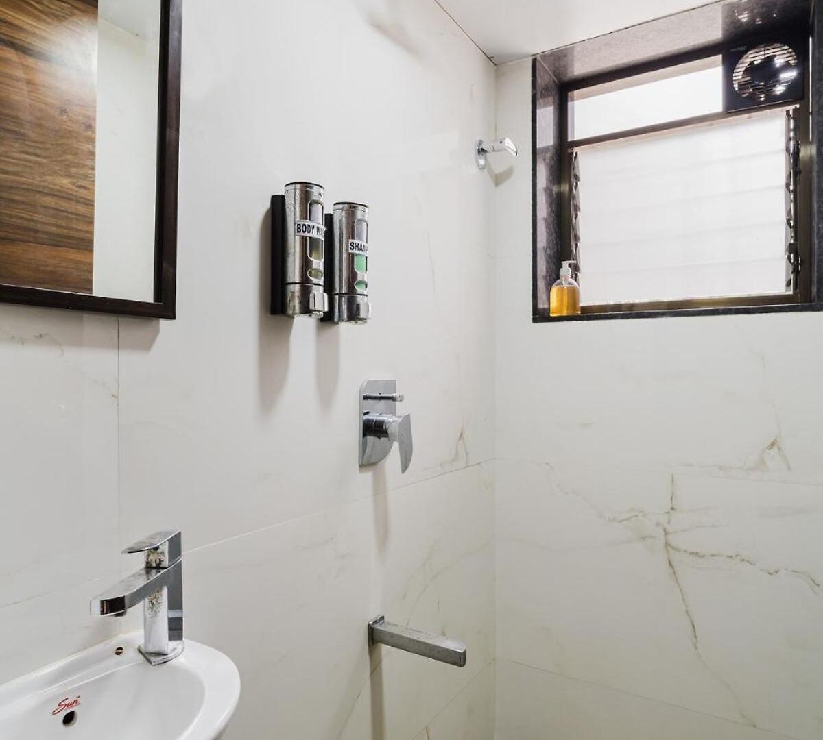 Apartment Oak 1bhk In Bandra W By Squareone Mumbai