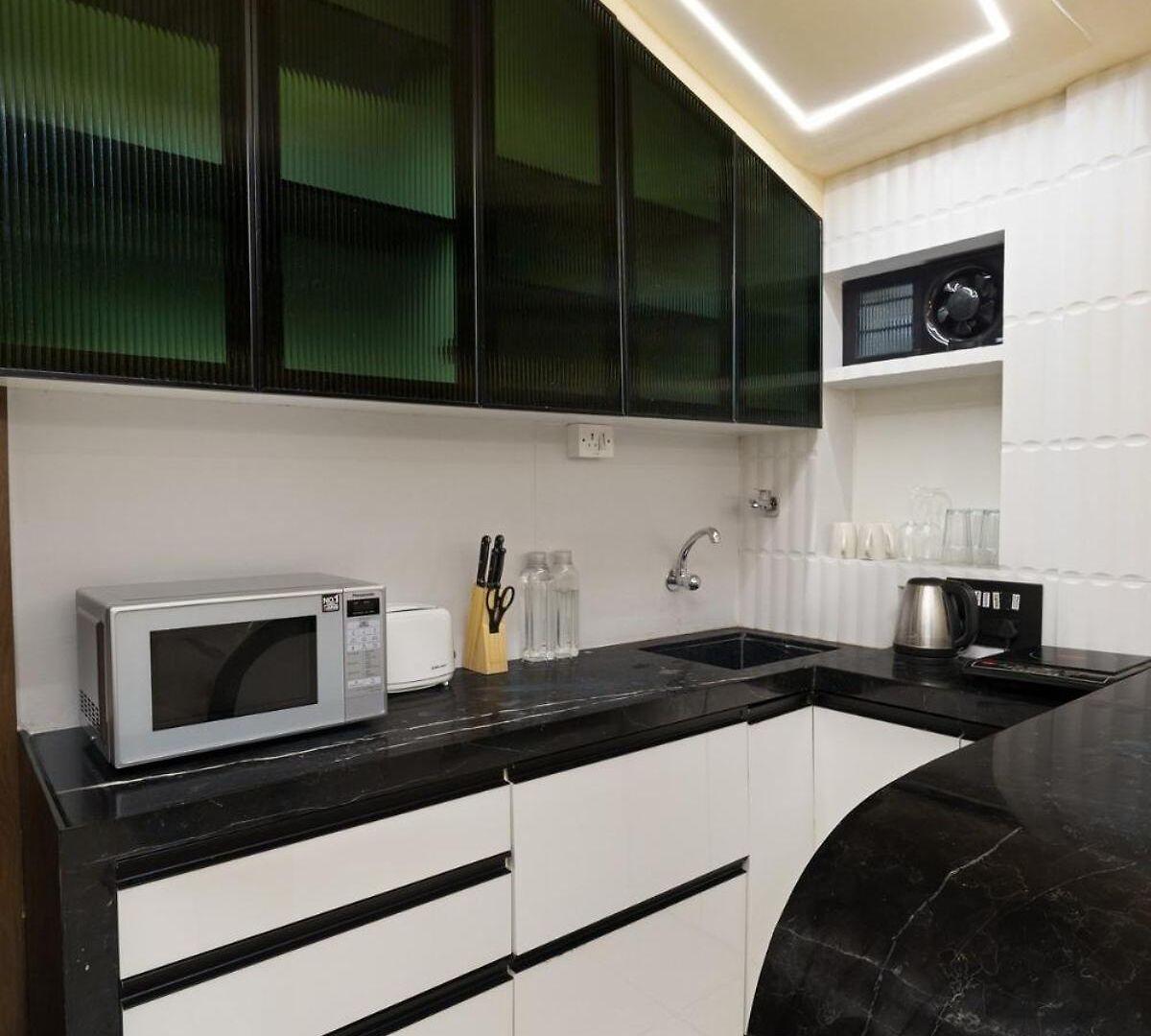 Amber 1bhk In Khar W By Square One Mumbai