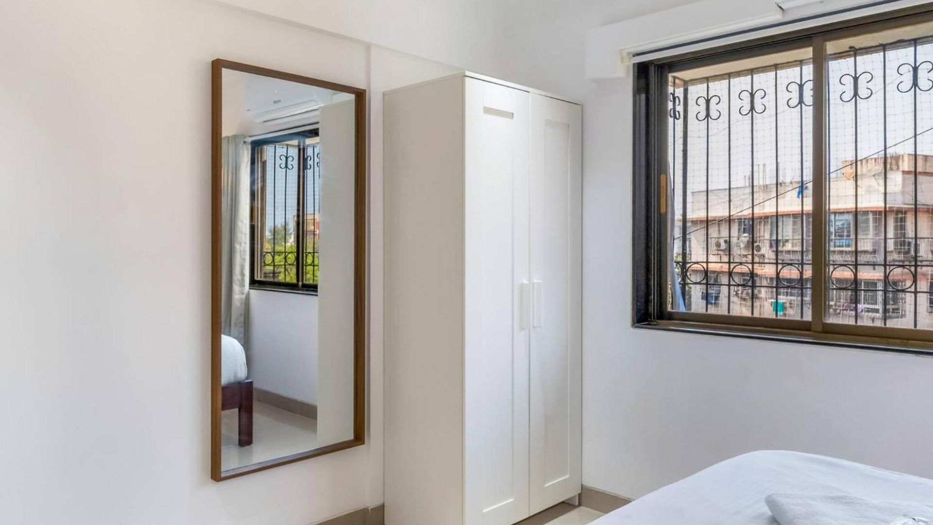 Aura Stylish 2 Bhk In Secure Gated Building Apartment Mumbai