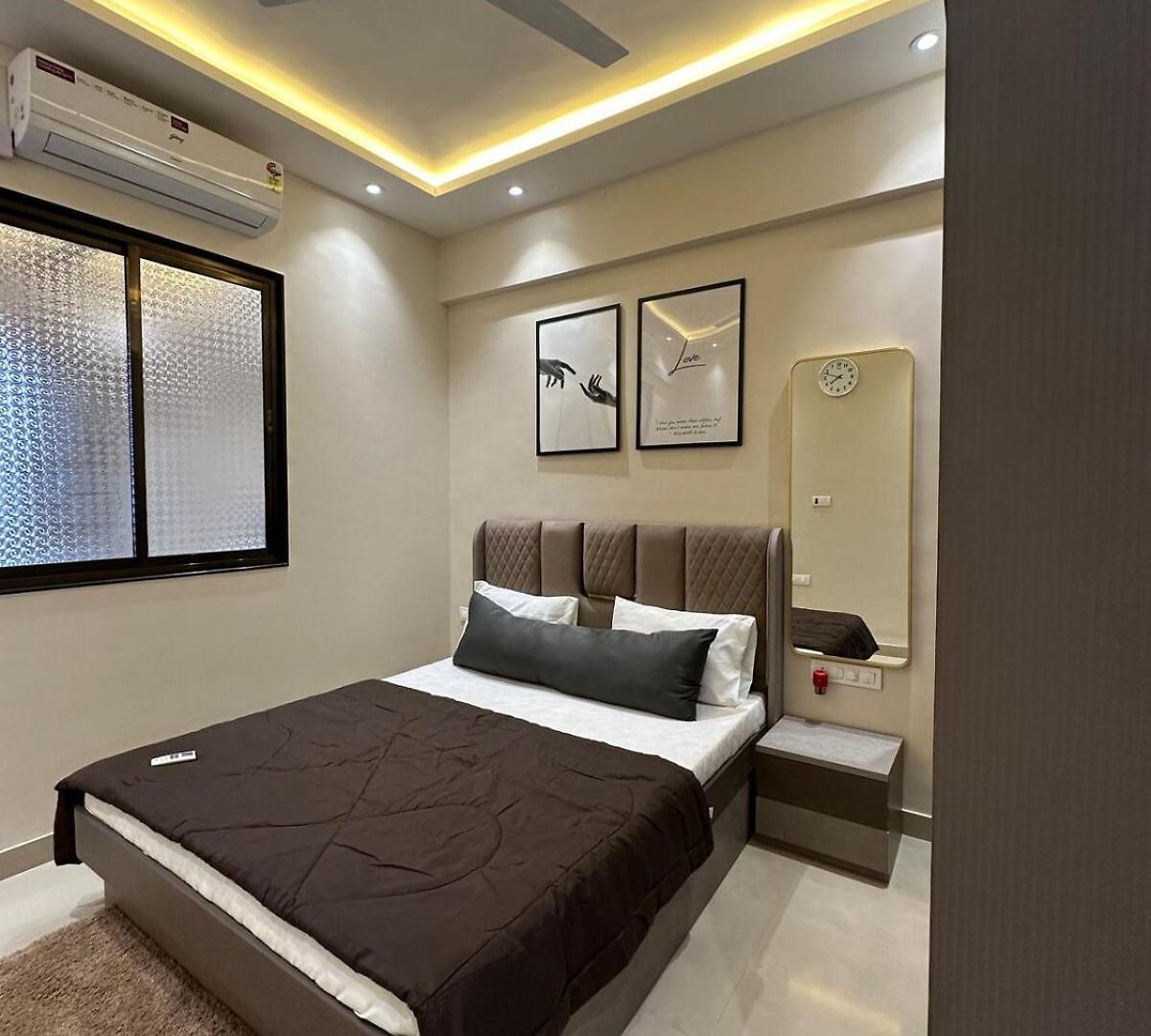 Apartment Izaara - 15 Mins From Lilavati & Nanavati Mumbai