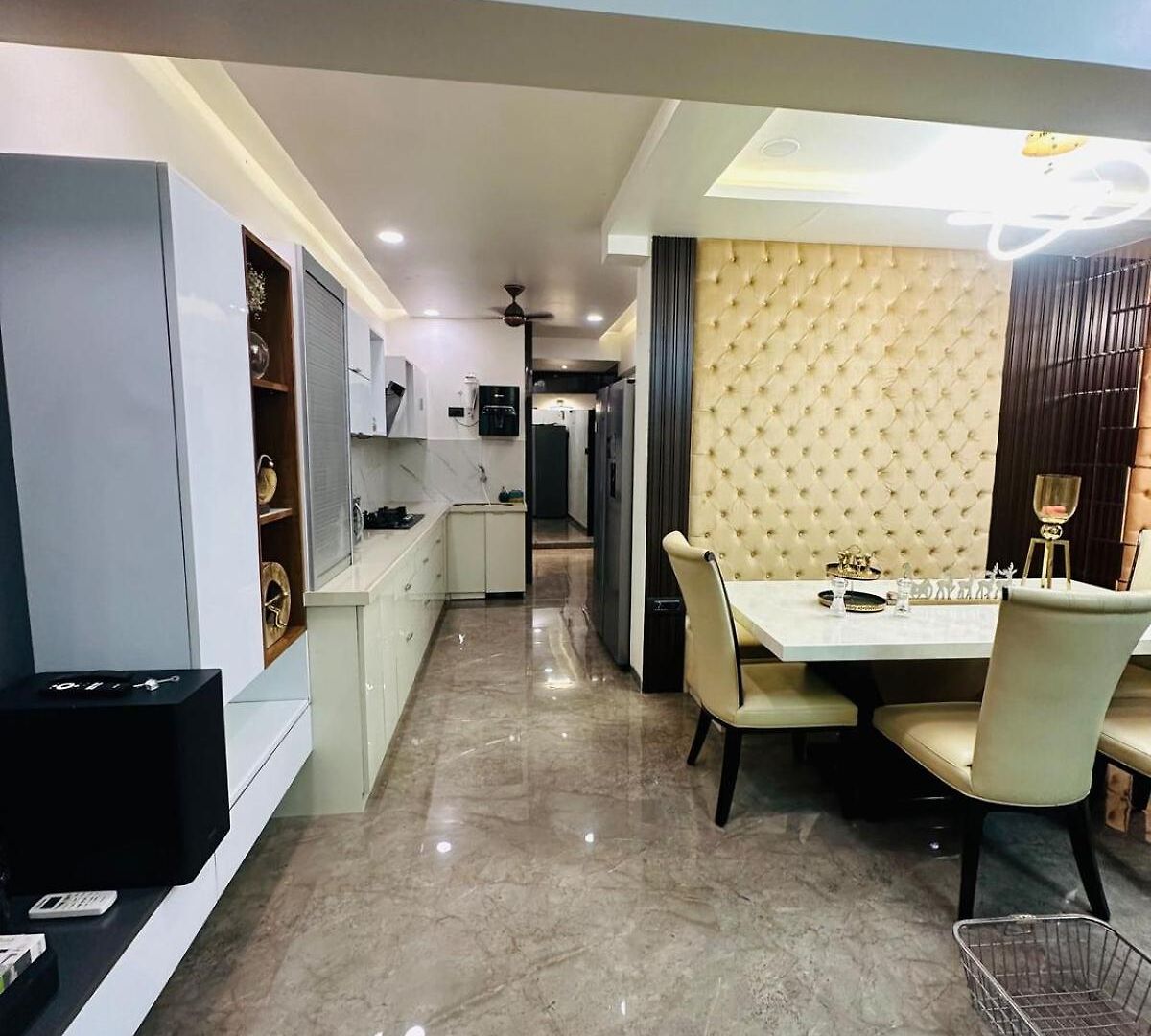 Rahul's Retreat Jacuzzi Apartment