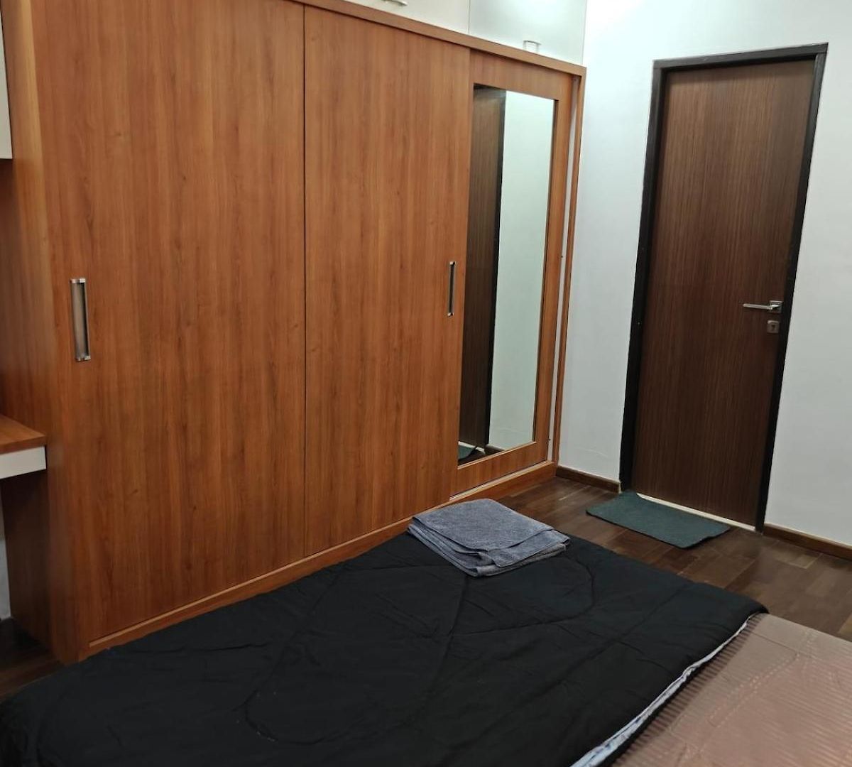 The Crest Bkc Apartment