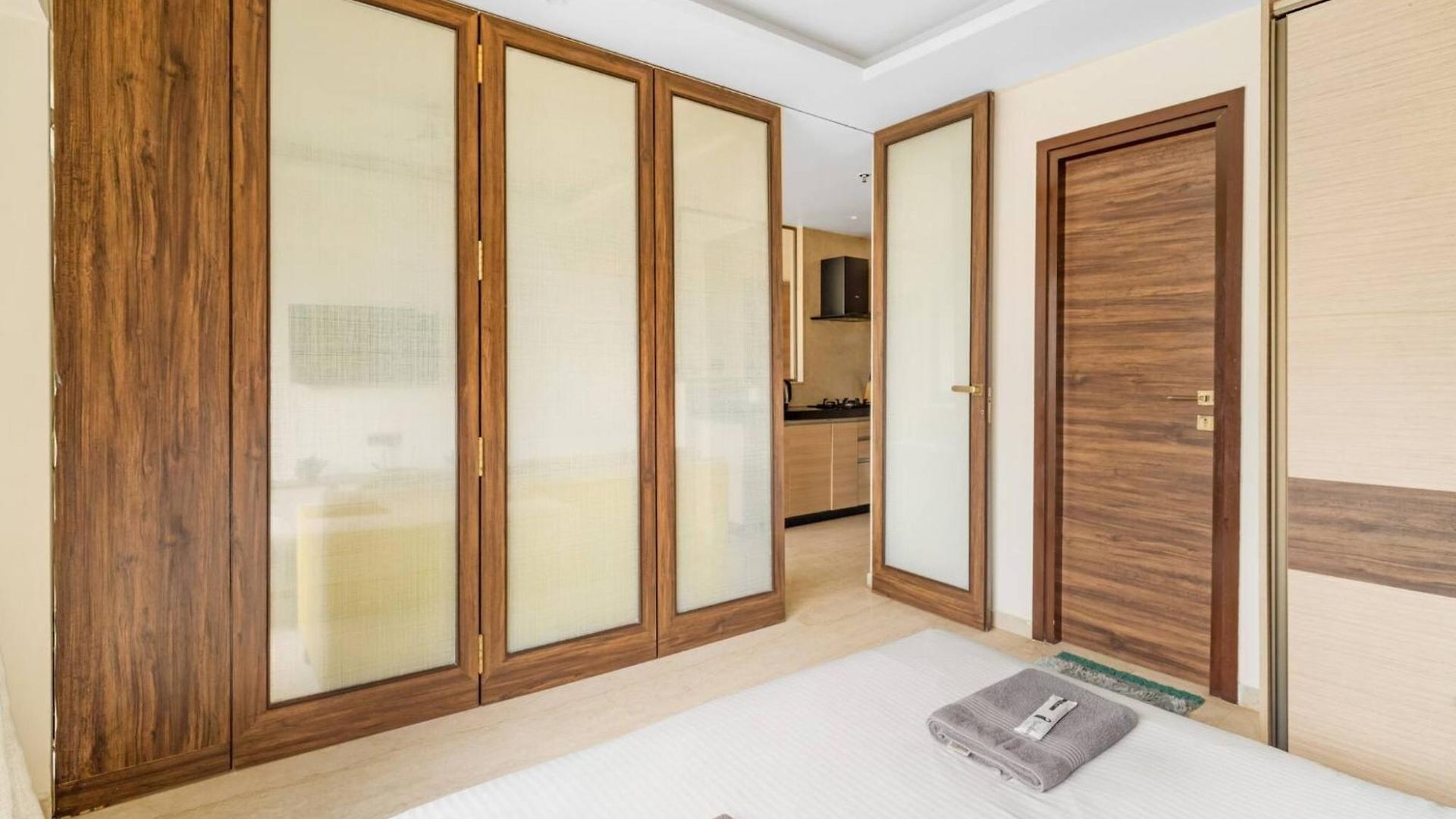 Tuscany Stylish 1 Bhk In Prime Gated Bkc Spot Apartment *