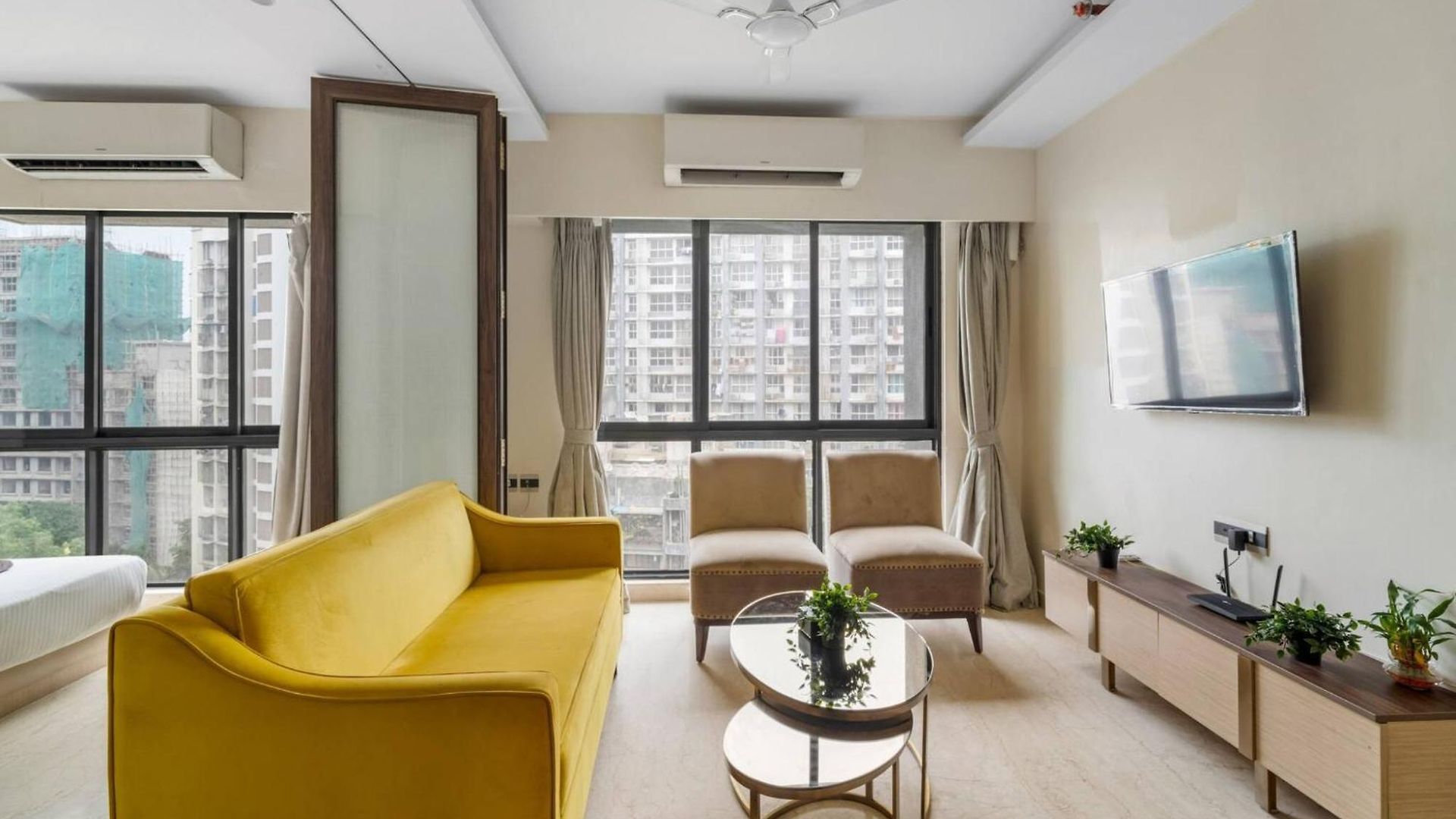 Apartment Tuscany Stylish 1 Bhk In Prime Gated Bkc Spot *