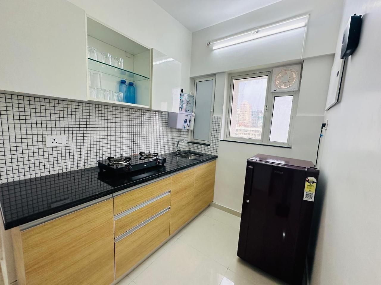 2bhk Service In Malad By Florastays Apartment