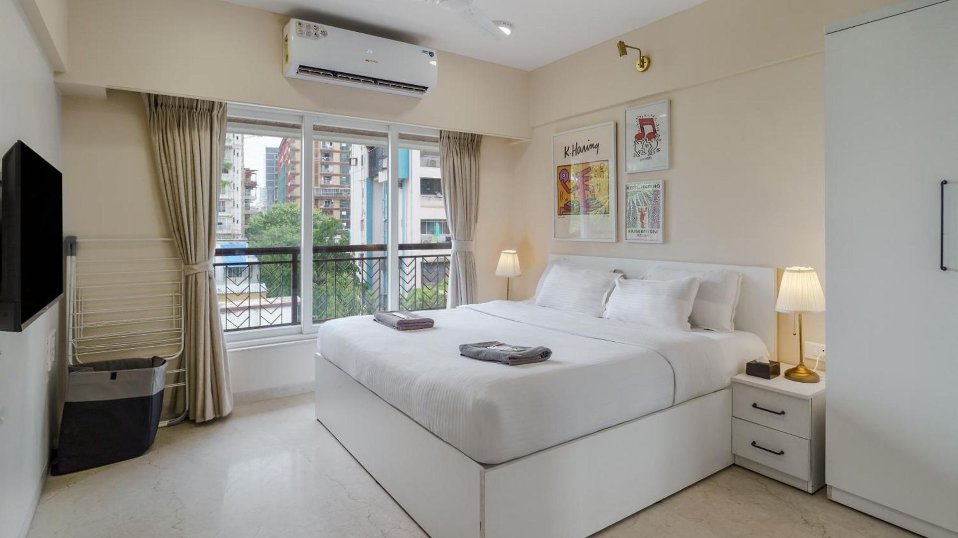 Zen Private 3Bhk In Bandra Mumbai