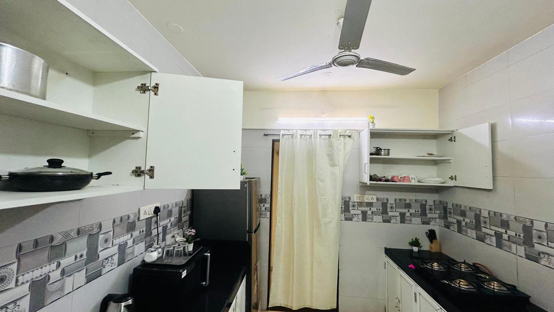 Apartment 3bhk Near Hiranandini Powai -star Homes Mumbai
