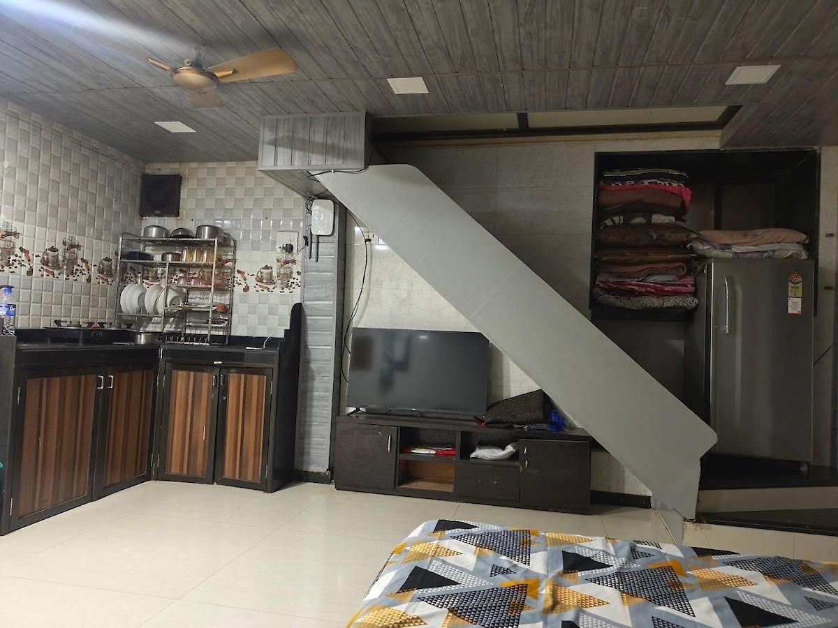 Apartment Lovely Spacious Big In Dongri 9