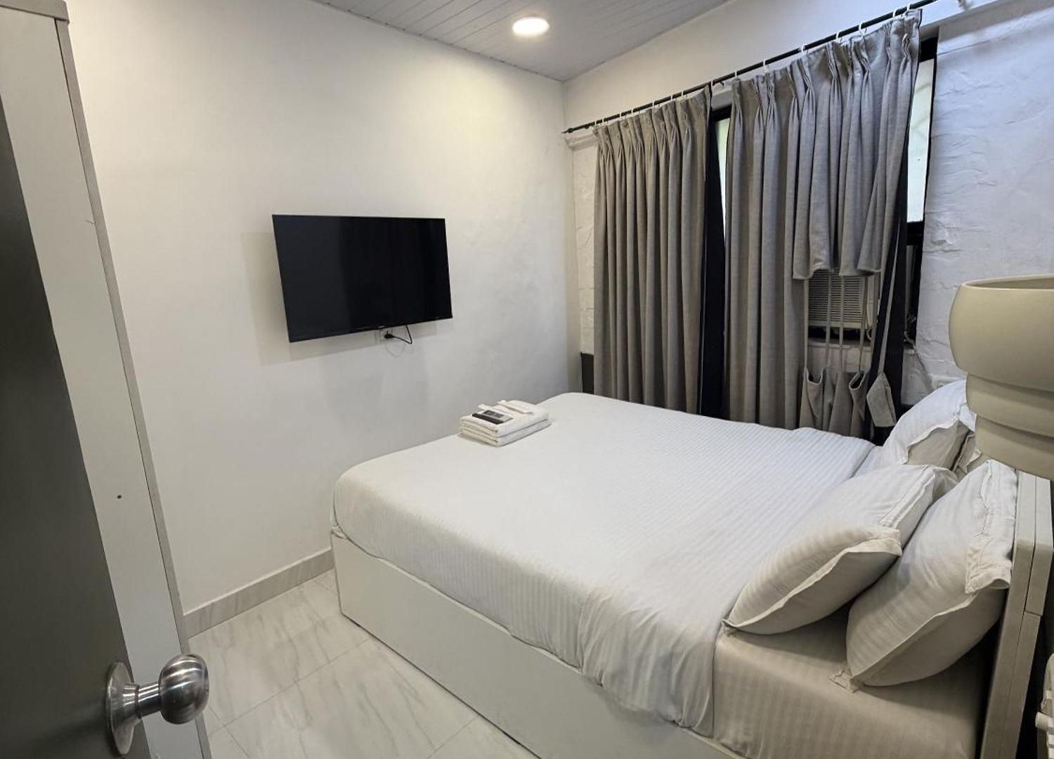 Calisto 2bhk Khar W * Mumbai