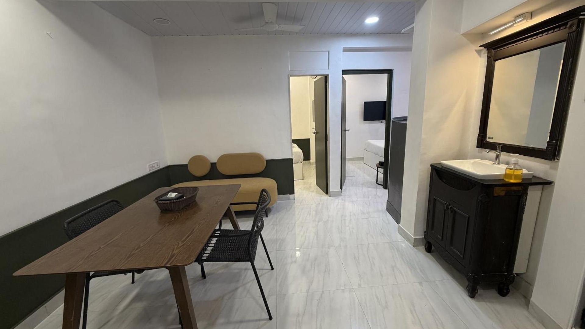 Apartment Calisto 2bhk Khar W *