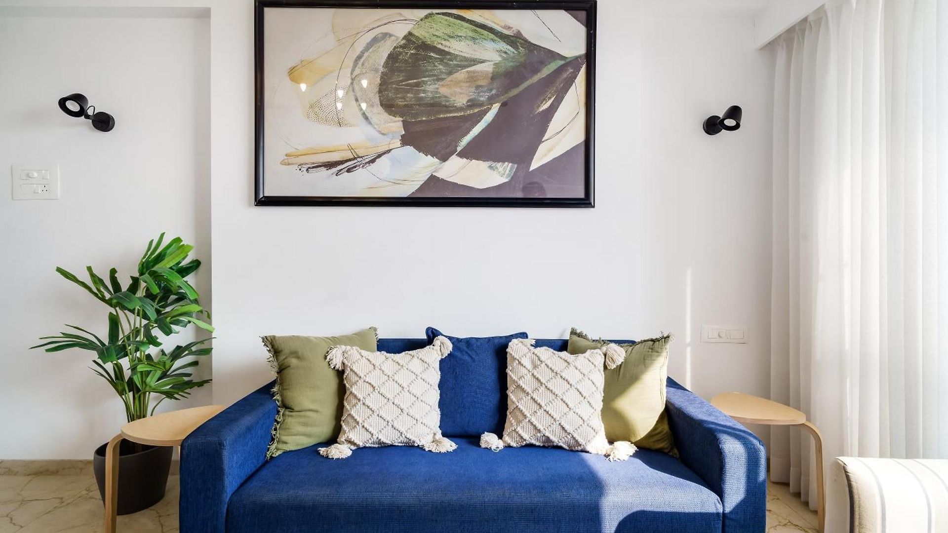 Anya 2bhk Near Bkc By Square One * Mumbai