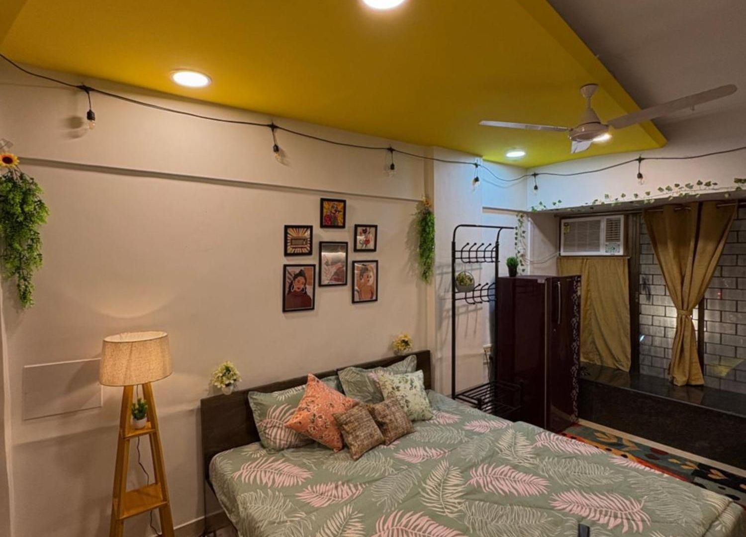 Still Space Serene Cozy Nest In Pali Hill Bandra * Mumbai