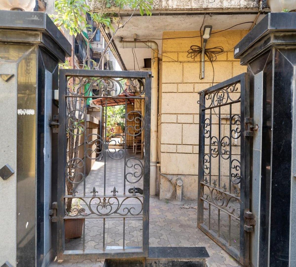 Apartment Nino 1bhk In Bandra W By Square One *