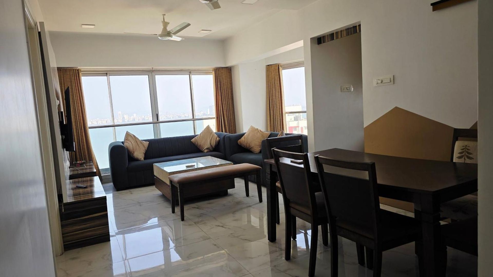 Apartment Ocean 360 Sea Facing Apartment- 1401