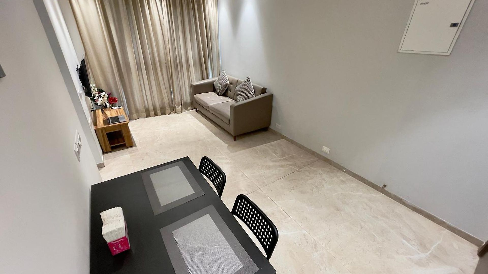A Embassy 1 Bhk In Hiranandani Powai * Mumbai