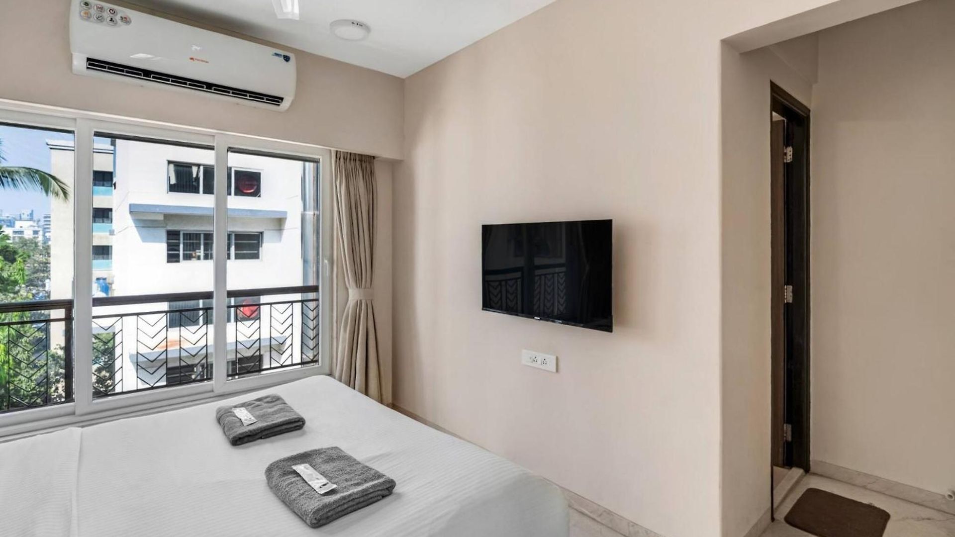 Tao C Cozy Private In Shared 3bhk *