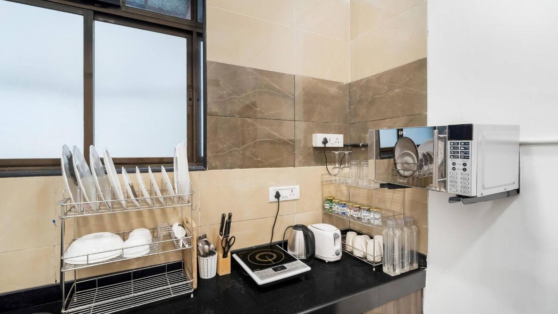 Earthy: Large 1 Bhk In Gated Society Apartment