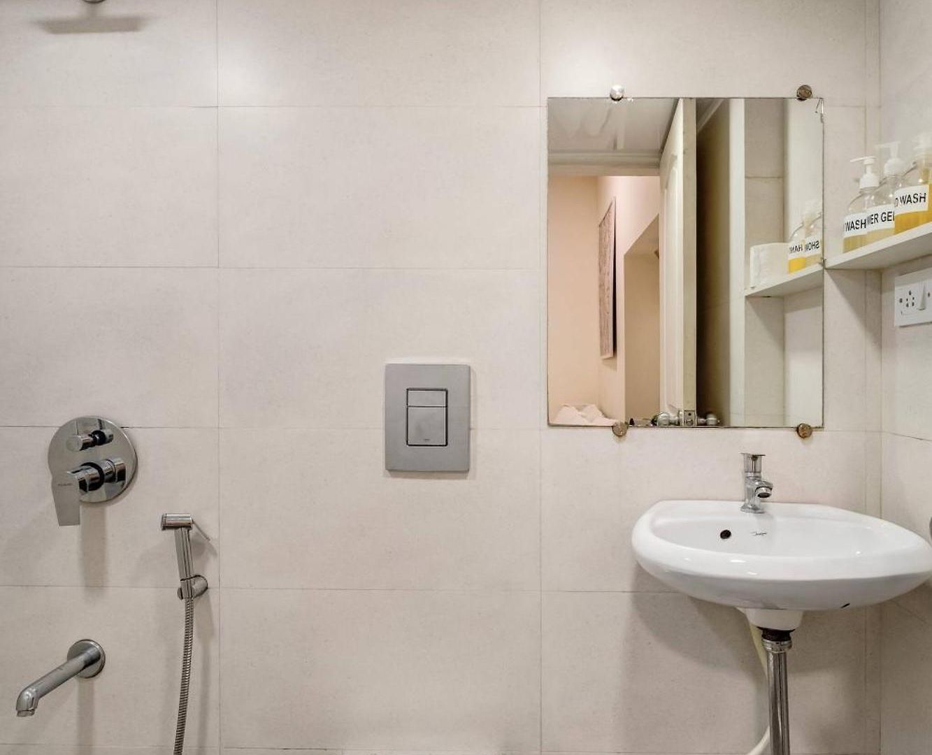 Apartment Cleo: Cozy 1bhk In Khar Near Bandra *