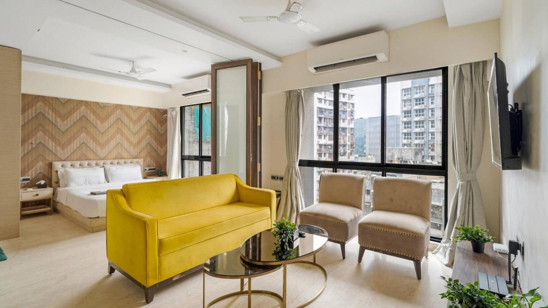 Tuscany Stylish 1 Bhk In Prime Gated Bkc Spot * Mumbai