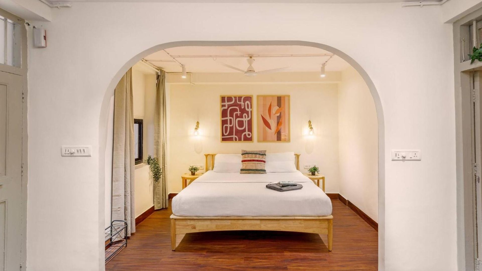 Apartment 48b Stylish 1bhk Khar With Swing