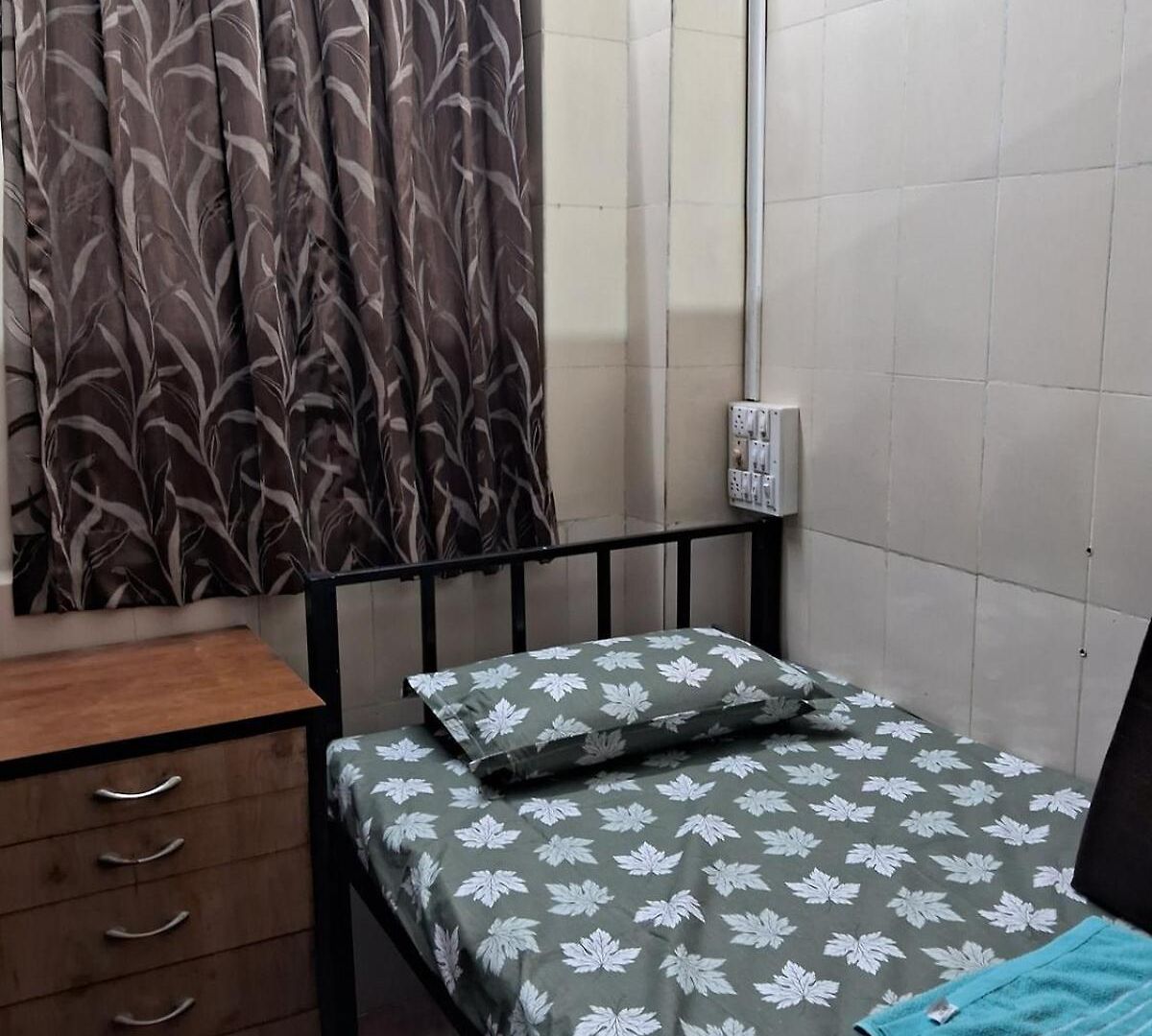 Alpha Business Men Ac Near Airport & Bkc Apartment