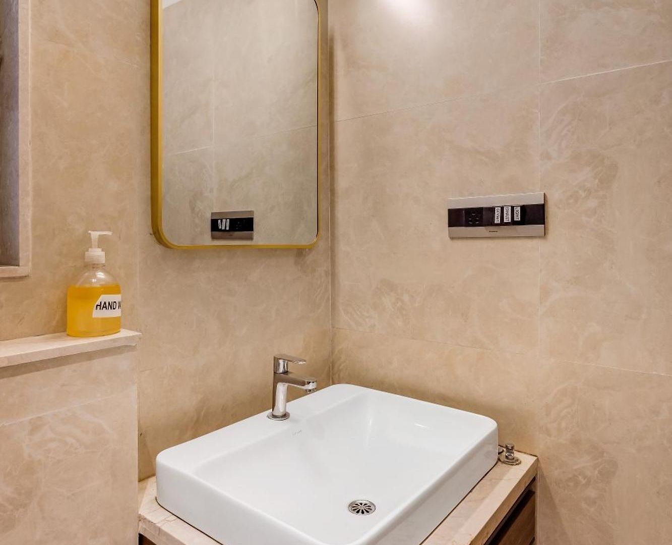 Ov Premium Near Bkc By Square One Apartment