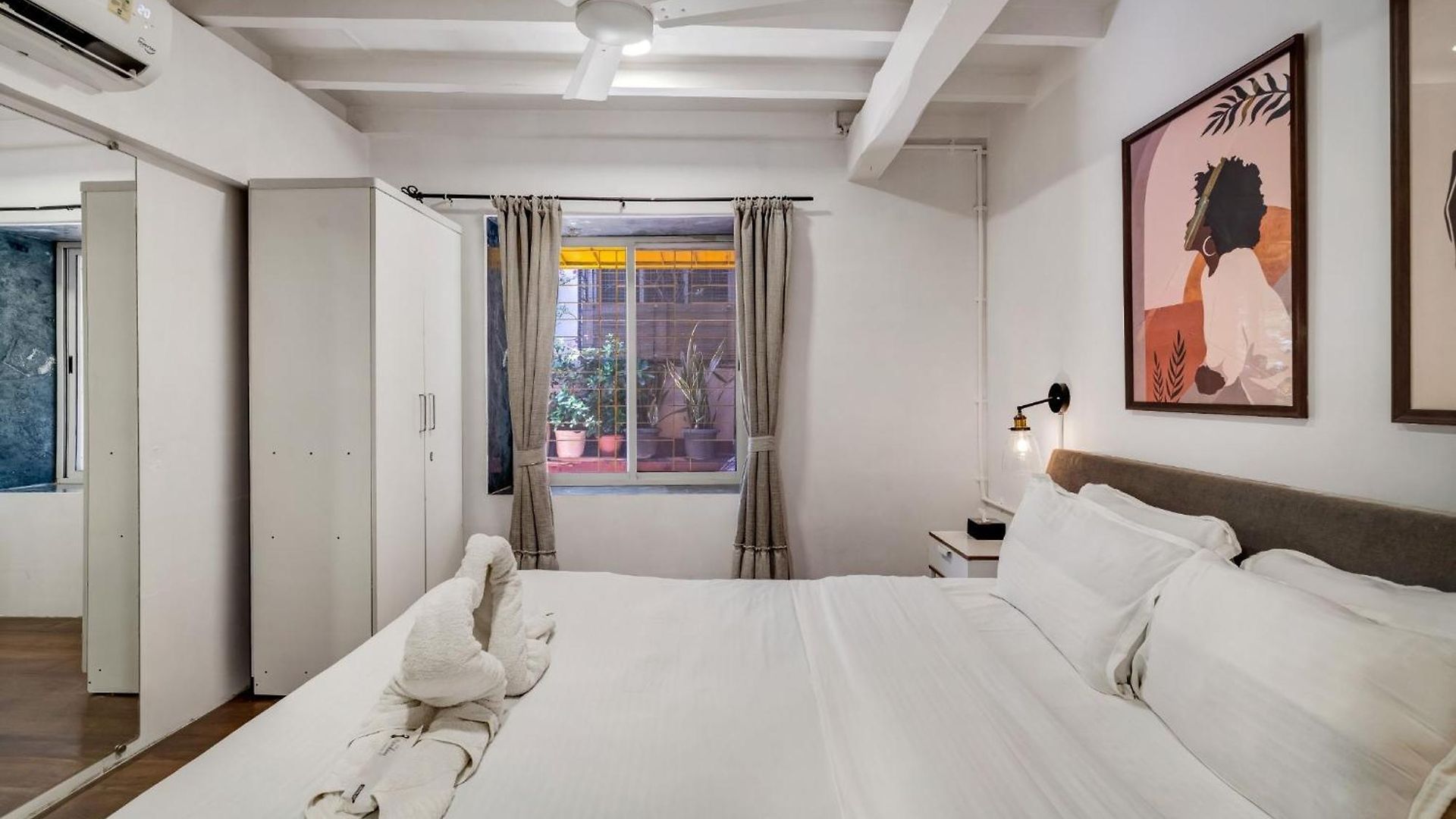 Sofia 1bhk In Khar W By Square One Apartment *