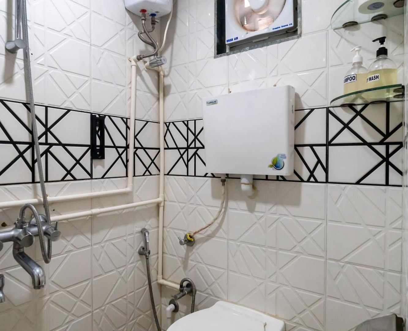 Glass House 1bhk In Khar W By Square One * Mumbai