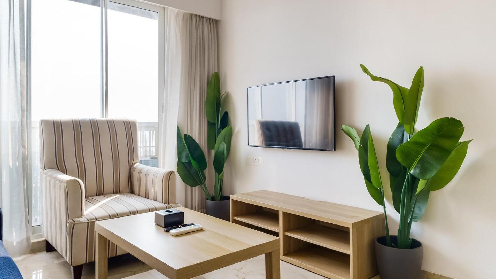 Anya 2bhk Near Bkc By Square One Apartment Mumbai